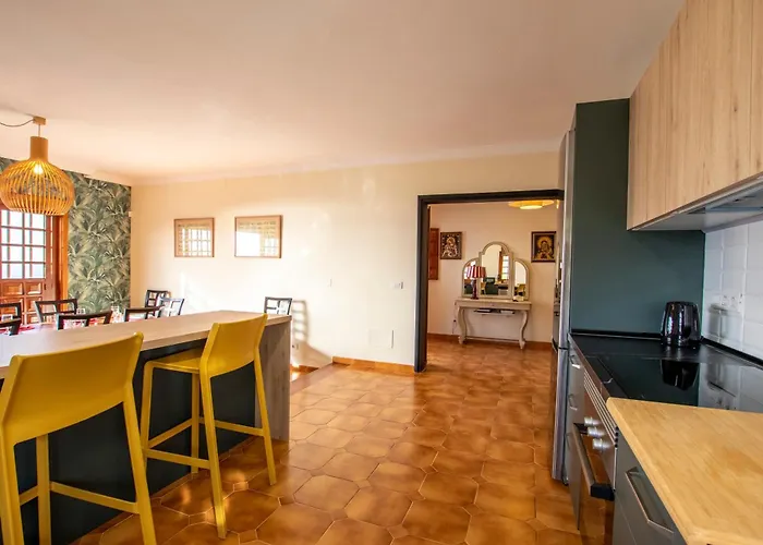 فيلة The Mango House *