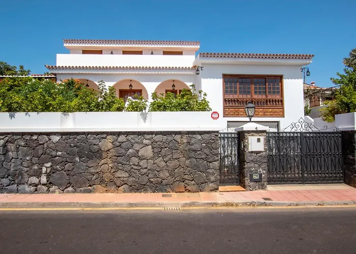 فيلة The Mango House